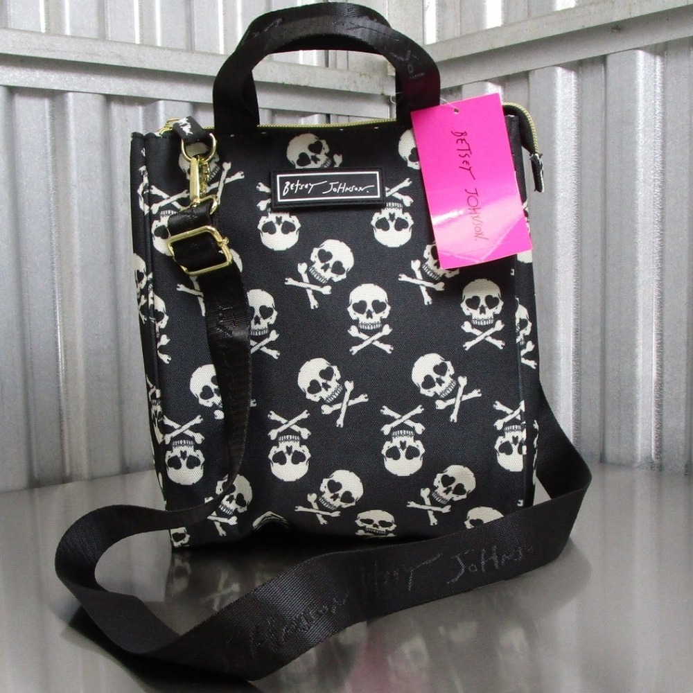 Betsey Johnson Skull Print Zip Top Lunch Tote Bag Black White TBJ-1294 NEW
